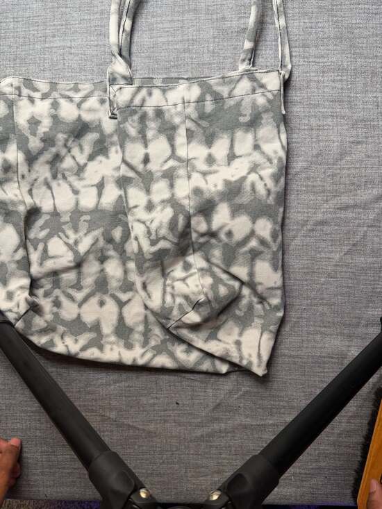 Alo Yoga Large Iconic Shopper Canvas Tote Bag in Grey Tie Dye - Picture 2 of 7